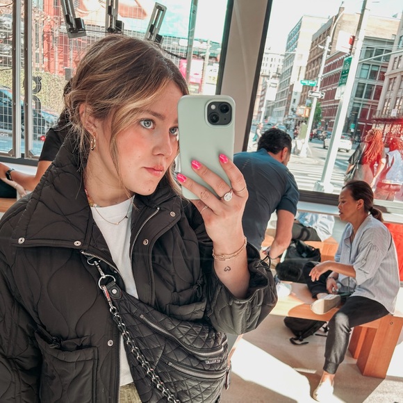 Meet the Posher: Fabiola - Picture 1 of 1